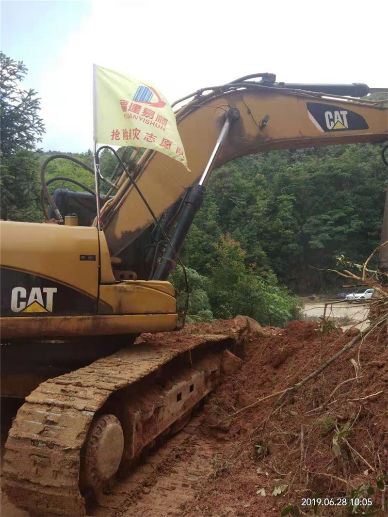 福建易順建筑工程有限公司提供技術(shù)人員和設(shè)備幫助祖墩鄉(xiāng)進(jìn)行災(zāi)后重建